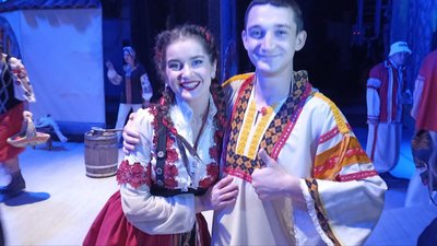 Новорічна казка-мюзикл "Ніч Чудасії": у Житомирському драмтеатрі показали прем’єру для дітей Новорічна казка-мюзикл "Ніч Чудасії": у Житомирському драмтеатрі показали прем’єру для дітей