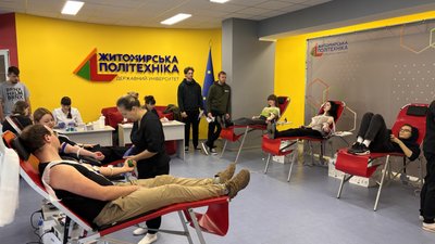 донор, день донора, виїзний збір крові, політехніка, освіта, здоров'я, поранені