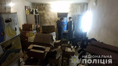 Підпільне виробництво фальсифікованого алкоголю викрили у Львові