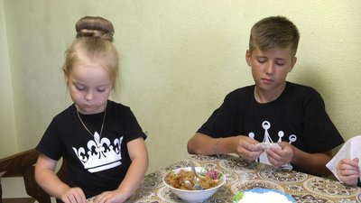 На Житомирщині сім'я старостині села виховує семеро дітей, п’ятеро з яких – прийомні На Житомирщині сім'я старостині села виховує семеро дітей, п’ятеро з яких – прийомні