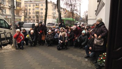 Був спецпризначенцем, загинув у боях за Бахмут: в Житомирі попрощалися із Віталієм Пивоваровим Був спецпризначенцем, загинув у боях за Бахмут: в Житомирі попрощалися із Віталієм Пивоваровим