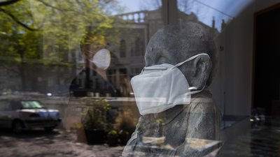 Австрія та регіон у Німеччині зобов'язали своїх громадян носити респіратори