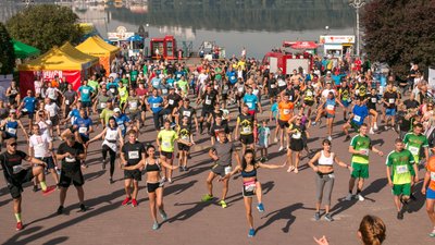 У Тернополі провели ювілейний легкоатлетичний пробіг "Тернопільська озеряна – 2021" У Тернополі провели ювілейний легкоатлетичний пробіг "Тернопільська озеряна – 2021"