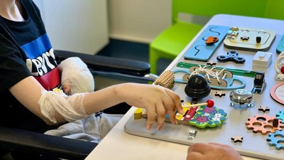 У Львові прооперували 16-річну мешканку Донеччини з рідкісним генетичним захворюванням