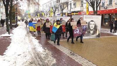 Не припиняють вірити: у Хмельницькому знову вийшли на підтримку військовополонених Не припиняють вірити: у Хмельницькому знову вийшли на підтримку військовополонених