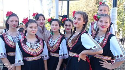 В Одеській області проходить міжнародний фестиваль болгарського танцю В Одеській області проходить міжнародний фестиваль болгарського танцю