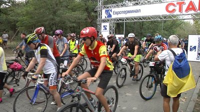 "Дорогу здолає той, хто йде": в Одесі стартувала "Велосотка 2020" "Дорогу здолає той, хто йде": в Одесі стартувала "Велосотка 2020"