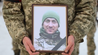 На Сумщині поховали Олександра Мірошніченка та Ігоря Коломійця На Сумщині поховали Олександра Мірошніченка та Ігоря Коломійця