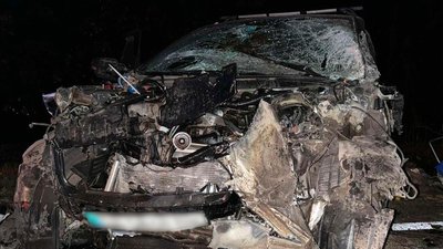 На Чернігівщині в ДТП загинув водій, ще трьох людей госпіталізували до лікарні На Чернігівщині в ДТП загинув водій, ще трьох людей госпіталізували до лікарні