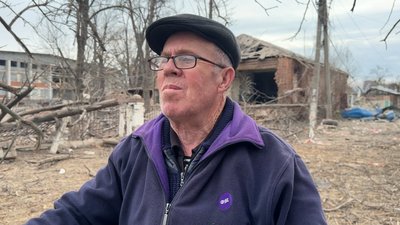 "Біля вікна стояв". Травмований житель Слов'янська розказав про авіаудар, під час якого пошкодило пологовий "Біля вікна стояв". Травмований житель Слов'янська розказав про авіаудар, під час якого пошкодило пологовий