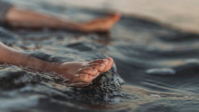 Вода, дитина