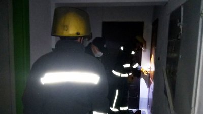 Рятувальники Херсонщини допомогли літньому чоловіку відкрити двері власної квартири