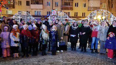 «Щоб ці традиції зберігалися»: у Полтаві влаштували ходу зі щедрівками