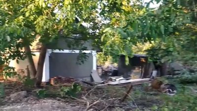Так виглядав будинок й подвір'я коли родина Біюнів його придбала.