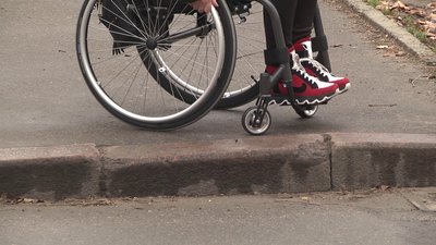 У Херсоні перевірили, наскільки місто доступне для людей з інвалідністю У Херсоні перевірили, наскільки місто доступне для людей з інвалідністю