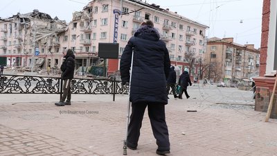 Готель "Україна" у центрі Чернігова після авіанальоту Готель "Україна" у центрі Чернігова після авіанальоту