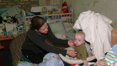 Народила під час війни: у Харкові жінка з сином понад сім місяців живе в бомбосховищі Народила під час війни: у Харкові жінка з сином понад сім місяців живе в бомбосховищі