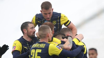 Гравці харківської команди "Металіст 1925" після першого тайму