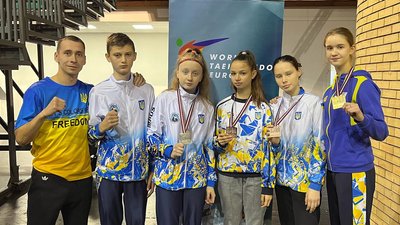 Повернулись з медалями. Сумські тхеквондистки розповіли про свої відзнаки на турнірі в Ризі