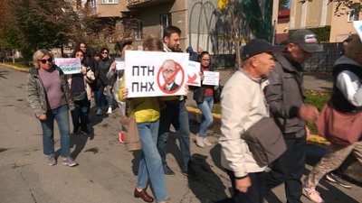 У Франківську переселенці з Маріуполя виступили проти так званого "псевдореферендуму" У Франківську переселенці з Маріуполя виступили проти так званого "псевдореферендуму"