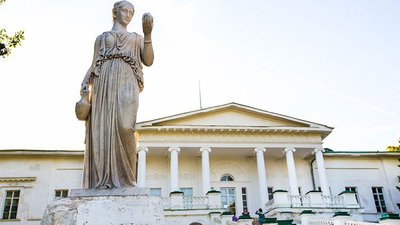 Не лише заради естетики: античні богині у дворянських палацах Чернігівщини Не лише заради естетики: античні богині у дворянських палацах Чернігівщини