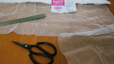 Херсонська дизайнерка шиє захисні маски для всіх охочих Херсонська дизайнерка шиє захисні маски для всіх охочих