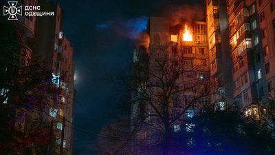 Атака РФ на Одесу 1 травня 2026 року, багатоповерхівка, Хаджибейський район, пожежа