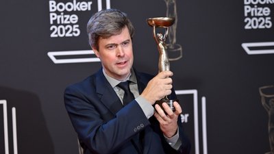Лавреат Букерівської премії 2025 року, угорсько-британський письменник Девід Солой