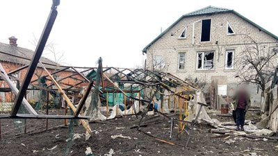 Ранковий обстріл Вовчанська та Куп'янська на Харківщині: троє людей поранені, слідчі показали наслідки