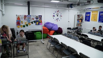 Діти в освітньому центрі Діти в освітньому центрі