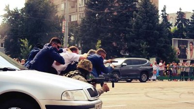 Бої та екстремальне водіння: у Черкасах стартував Чемпіонат світу серед тілоохоронців Бої та екстремальне водіння: у Черкасах стартував Чемпіонат світу серед тілоохоронців