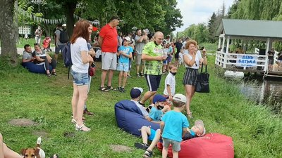 У Луцьку до Дня батька влаштували перегони на човнах У Луцьку до Дня батька влаштували перегони на човнах