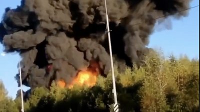 Вагони з паливом зійшли з рейок у Смоленській області РФ: вантажівка зіткнулася з потягом