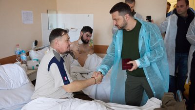Володимир Зеленський нагородив поранених захисників, 1 березня 2024 року Володимир Зеленський нагородив поранених захисників, 1 березня 2024 року