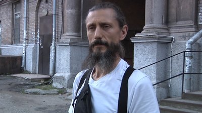 Запоріжанку, яка виставляла на підвіконня дочку, хочуть позбавити батьківських прав Запоріжанку, яка виставляла на підвіконня дочку, хочуть позбавити батьківських прав