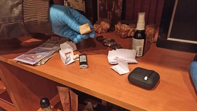 На Житомирщині 36-річного жителя обласного центру підозрюють у розбещенні неповнолітніх На Житомирщині 36-річного жителя обласного центру підозрюють у розбещенні неповнолітніх