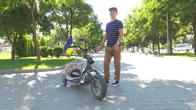 Дніпрянин Андрій Кошарук зібрав пересувний електричний засіб із сидіння трамвая Дніпрянин Андрій Кошарук зібрав пересувний електричний засіб із сидіння трамвая