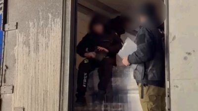 намагалися перетнути кордон у вантажівці з пивом