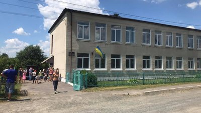 Оптимізація шкіл на Львівщині: що кажуть батьки та вчителі