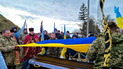 На Тернопільщині попрощалися із бійцем Ігорем Фурдою