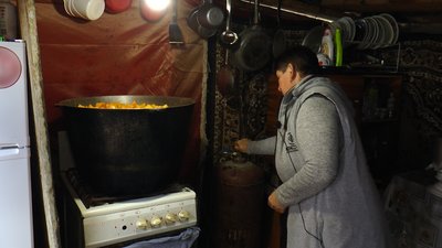 У Голині виготовляють гарбузові цукати для військових У Голині виготовляють гарбузові цукати для військових