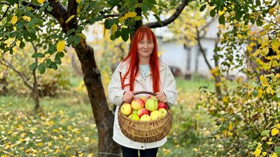 Господиня Аля Мякотіна розповіла, як понад вісім років доглядає за власним садом