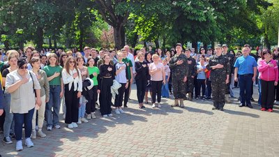 У Бурштині відкрили меморіальну дошку Герою України Дмитру Коцюбайлу на позивний Да Вінчі У Бурштині відкрили меморіальну дошку Герою України Дмитру Коцюбайлу на позивний Да Вінчі