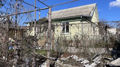 Правий берег Херсонщини — під постійними обстрілами РФ. Російські снаряди цілять у будинки та інфраструктуру Правий берег Херсонщини — під постійними обстрілами РФ. Російські снаряди цілять у будинки та інфраструктуру