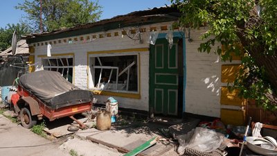 "Мене вкинуло хвилею назад у коридор": жителька села на Кіровоградщині про нічний обстріл "Мене вкинуло хвилею назад у коридор": жителька села на Кіровоградщині про нічний обстріл
