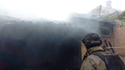 На Запоріжжі внаслідок обстрілів горіли будинки та господарчі споруди — ДСНС На Запоріжжі внаслідок обстрілів горіли будинки та господарчі споруди — ДСНС