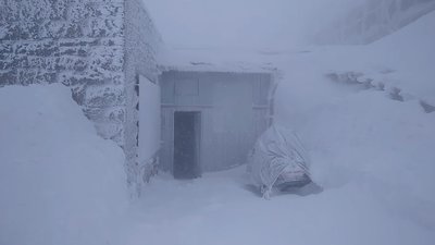 Сьомий день негоди: рятувальники закликають туристів утриматися від походів у Карпати Сьомий день негоди: рятувальники закликають туристів утриматися від походів у Карпати