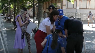 У Херсоні провели соціальну акцію "Без прикрас" У Херсоні провели соціальну акцію "Без прикрас"