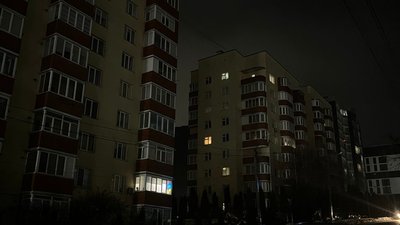 Будинки одного з мікрорайонів обласного центру під час відключень електроенергії
