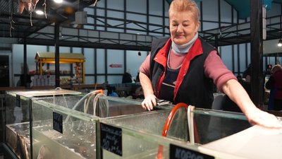 Продавчиня риби Катерина